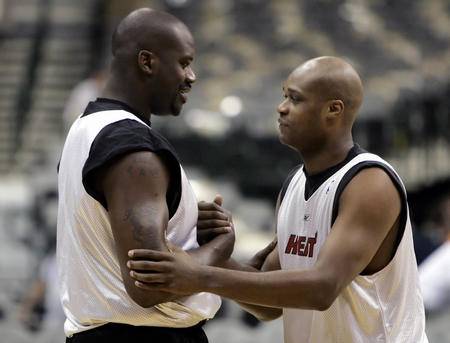 致的卸任 致的卸任